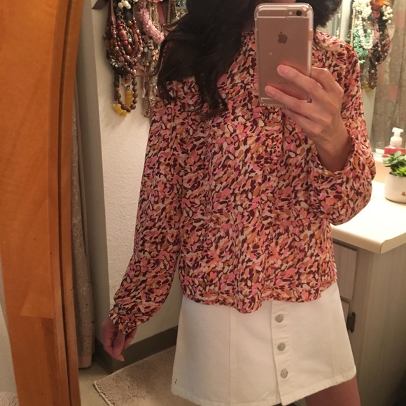 🍃🌸🌺🎉HP: 4/14/18🎉New: Gorgeous Floral Blouse - Picture 8 of 8